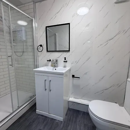 Apartmán Centre- 9 Bed House With Free Parking